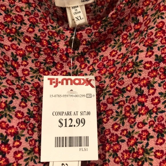 Floral print juniors top - Picture 2 of 3